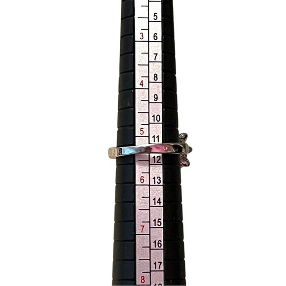 Elegant Deep Pink Stone Flower Silver Tone Ring Size 5.25 - Picture 4 of 4